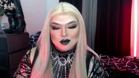 Snapshot of michellevixen921 chatting on 16, 10, 2025 Michelle online show from 16, 10, 2025