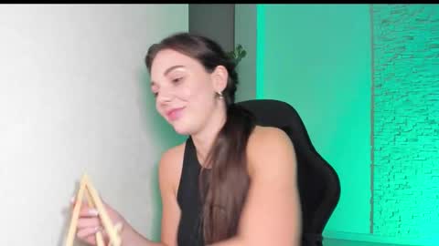 Snapshot of michelliibeautiful chatting on 1, 11, 2025 Michellee online show from 1, 11, 2025