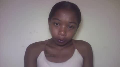Snapshot of michou_69 chatting on 31, 5, 2026 michou_69 online show from 31, 5, 2026