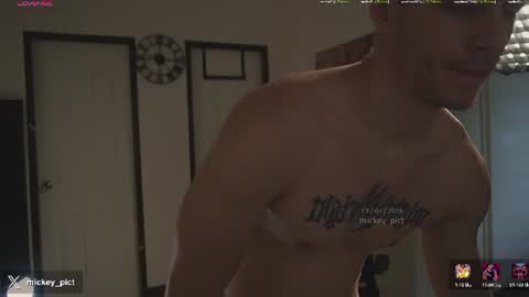 Snapshot of mickey_pict chatting on 11, 7, 2026 Mickey online show from 11, 7, 2026