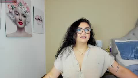 Snapshot of mid_nightpeach chatting on 12, 6, 2026 mid nightpeach online show from 12, 6, 2026