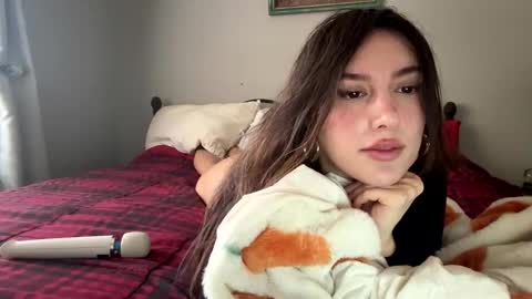 SexyLatinaCouple online show from 27, 3, 2026