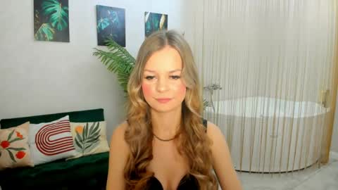 midnighteaura online show from 12, 4, 2026