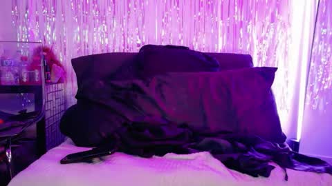 Snapshot of midnightrose11 chatting on 17, 6, 2026 Midnightrose online show from 17, 6, 2026