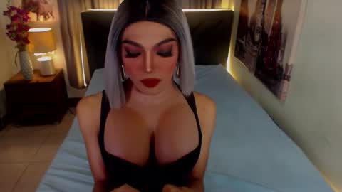 Snapshot of midnightscentxx chatting on 1, 10, 2025 KATE online show from 1, 10, 2025