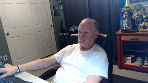 Snapshot of midwestdad09 chatting on 18, 6, 2026 midwestdad09 online show from 18, 6, 2026