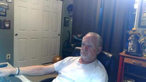 Snapshot of midwestdad09 chatting on 28, 6, 2026 midwestdad09 online show from 28, 6, 2026