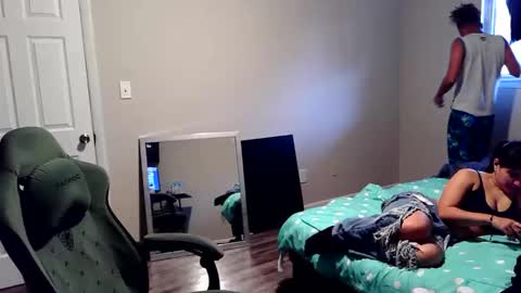 Snapshot of mifriend1998 chatting on 11, 3, 2026 mifriend1998 online show from 11, 3, 2026