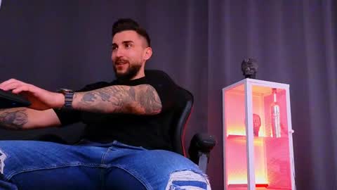 MightyAaron online show from 2, 2, 2025
