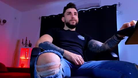 Snapshot of mightyaaron chatting on 18, 12, 2025 MightyAaron online show from 18, 12, 2025