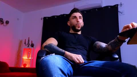 Snapshot of mightyaaron chatting on 19, 12, 2025 MightyAaron online show from 19, 12, 2025