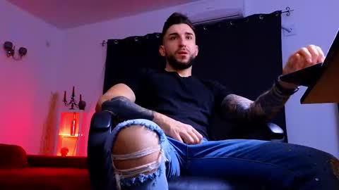 Snapshot of mightyaaron chatting on 20, 12, 2025 MightyAaron online show from 20, 12, 2025