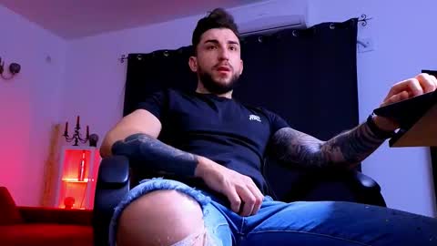 Snapshot of mightyaaron chatting on 4, 2, 2026 MightyAaron online show from 4, 2, 2026