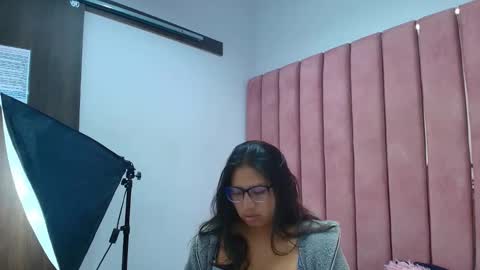 Snapshot of miha_smith chatting on 23, 12, 2025 Miha online show from 23, 12, 2025