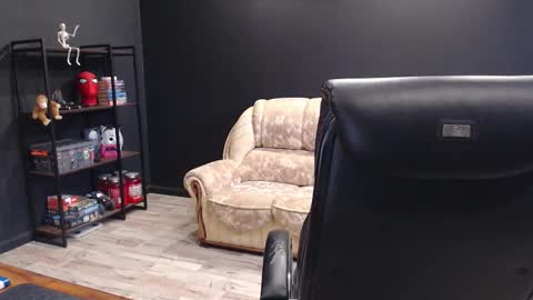 Misha Winchester online show from 8, 10, 2025