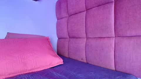 Mia  online show from 25, 9, 2025