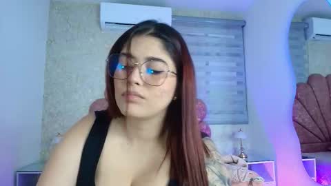 Mia  online show from 15, 1, 2026