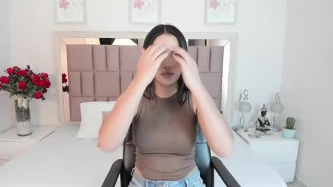 Mia  online show from 24, 2, 2025