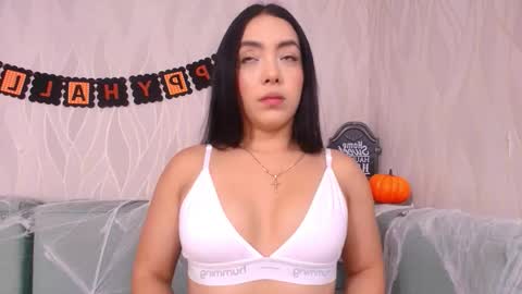 miia scoott  online show from 23, 10, 2025