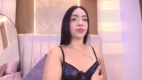 miia scoott  online show from 28, 11, 2025