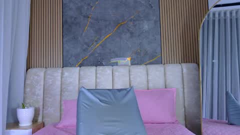 miia scoott  online show from 31, 3, 2026