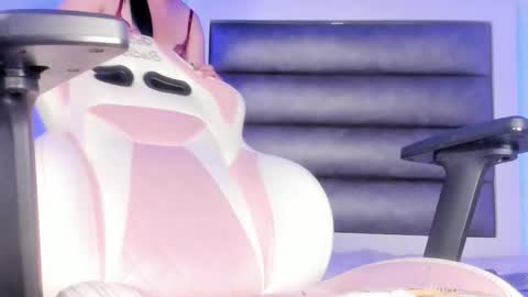 Mia online show from 11, 3, 2026