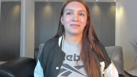 Miia 3 online show from 20, 1, 2025