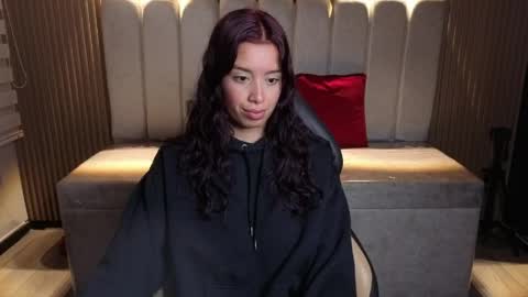 miiaa_evans1 online show from 14, 5, 2026