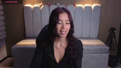 miiaa_evans1 online show from 3, 7, 2026