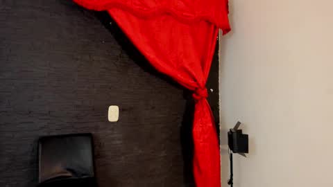 Snapshot of miiaah_kaliffa chatting on 2, 10, 2025  MELANIE  online show from 2, 10, 2025