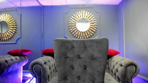 miilu  online show from 12, 12, 2024