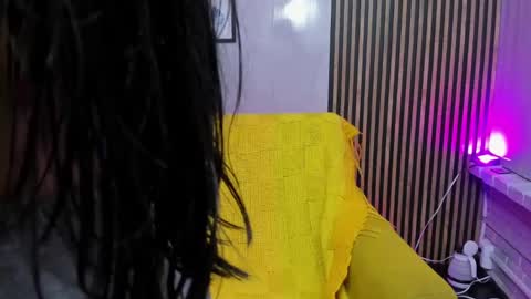 miilu  online show from 16, 11, 2025