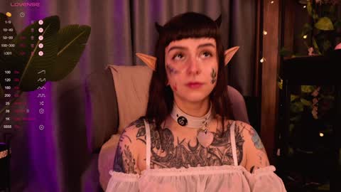 mika_moon_ online show from 4, 12, 2024