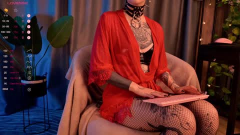 mika_moon_ online show from 19, 12, 2024