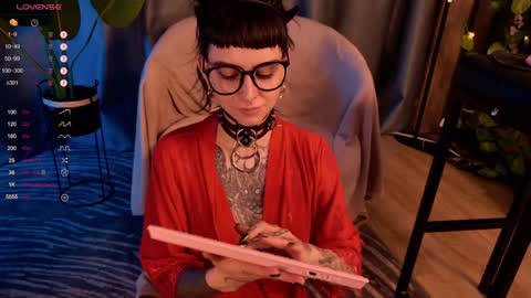 mika_moon_ online show from 19, 12, 2024