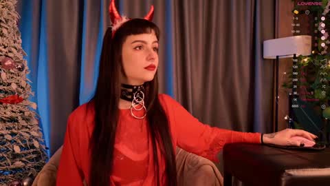 mika_moon_ online show from 31, 12, 2024