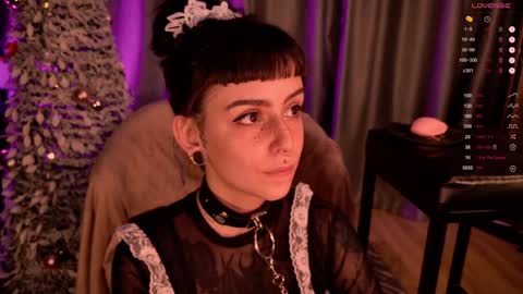 mika_moon_ online show from 5, 1, 2025
