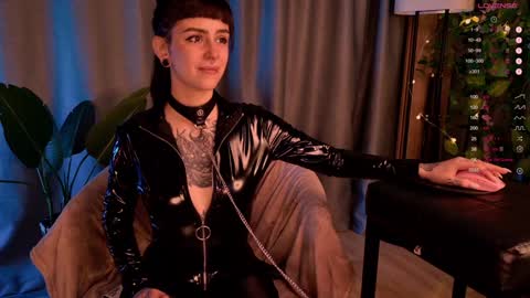 mika_moon_ online show from 7, 1, 2025