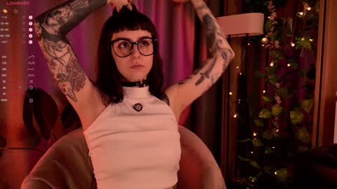 mika_moon_ online show from 21, 1, 2025
