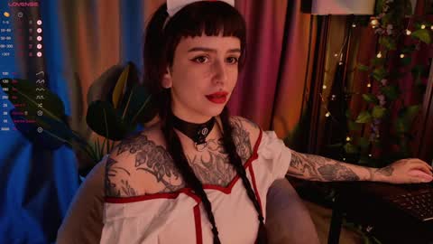 mika_moon_ online show from 25, 1, 2025