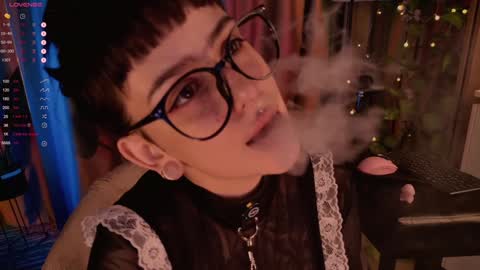 mika_moon_ online show from 28, 1, 2025