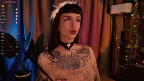 mika_moon_ online show from 30, 1, 2025