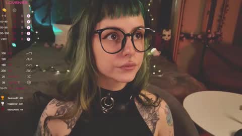 mika_moon_ online show from 19, 2, 2025
