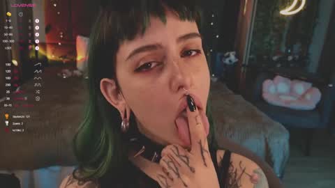 mika_moon_ online show from 8, 3, 2025