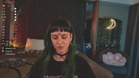 mika_moon_ online show from 9, 3, 2025