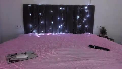 Snapshot of mika_ray chatting on 25, 12, 2024 Mika online show from 25, 12, 2024