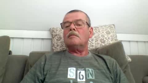 Snapshot of mikael42 chatting on 24, 5, 2026 mikael42 online show from 24, 5, 2026