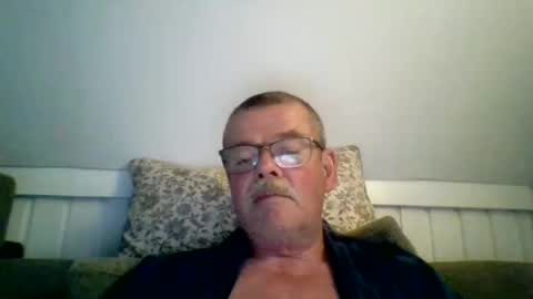 Snapshot of mikael42 chatting on 25, 5, 2026 mikael42 online show from 25, 5, 2026