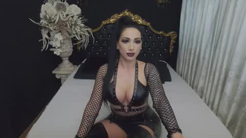 Mikaela online show from 15, 11, 2025