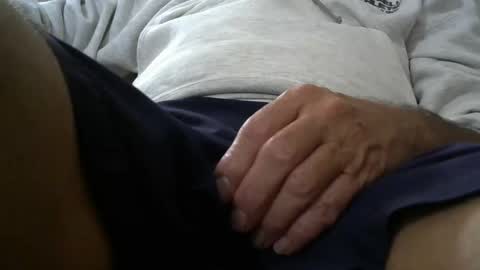 Snapshot of mike26051 chatting on 13, 12, 2024 mike26051 online show from 13, 12, 2024